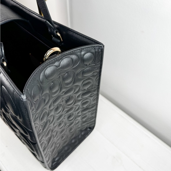 Coach Maggie Tote Large Signature Embossed Leather Black Gold Hardware NWT - Picture 3 of 14